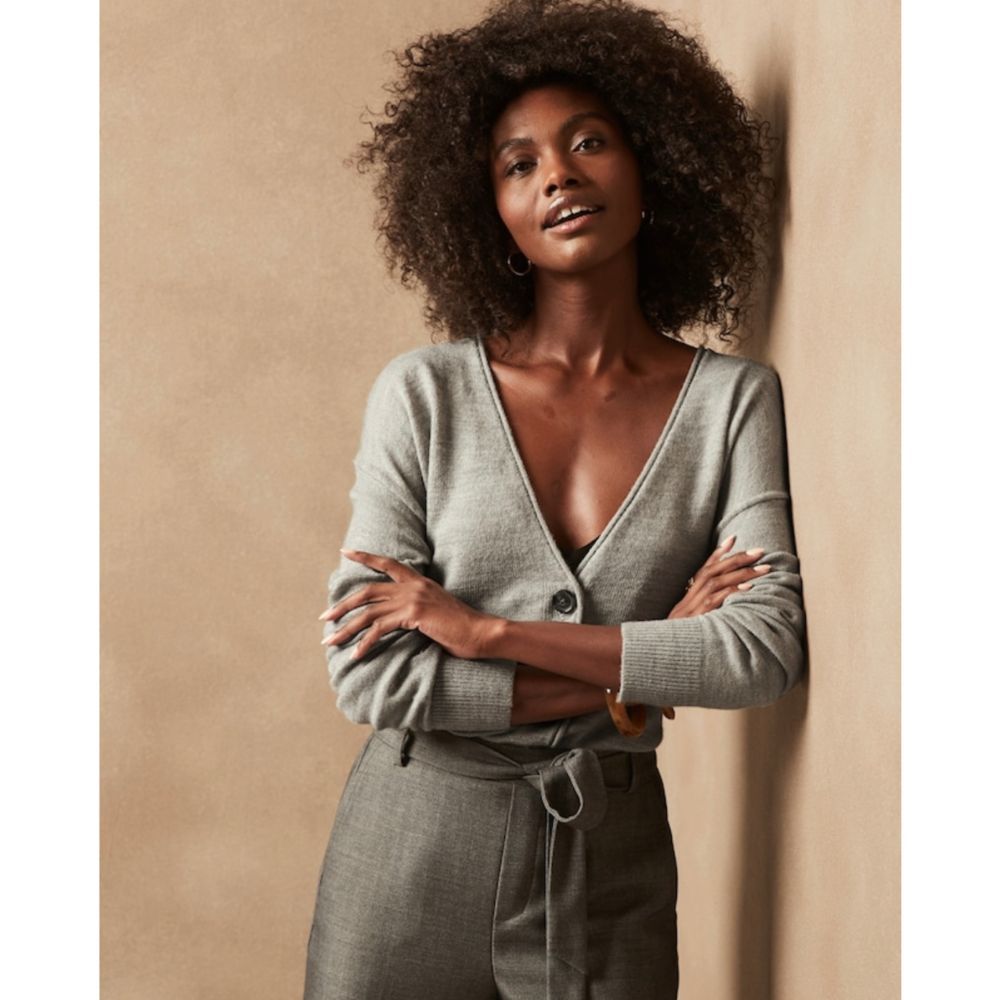NWT Banana Republic Petite Cozy Button-Front V-Neck Cardigan